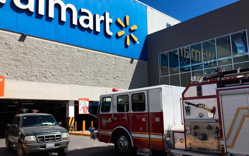 Video Evacúan Walmart en Chihuahua por fuga de gas El
