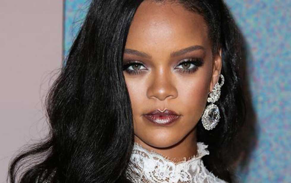 Rihanna lanza su línea de skin care