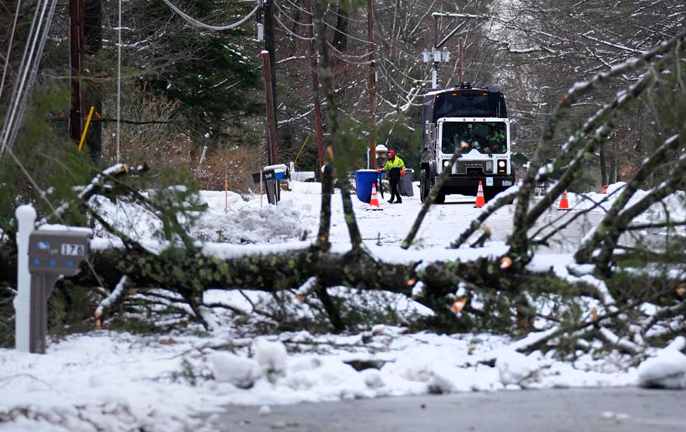 Thousands still without power after US storm